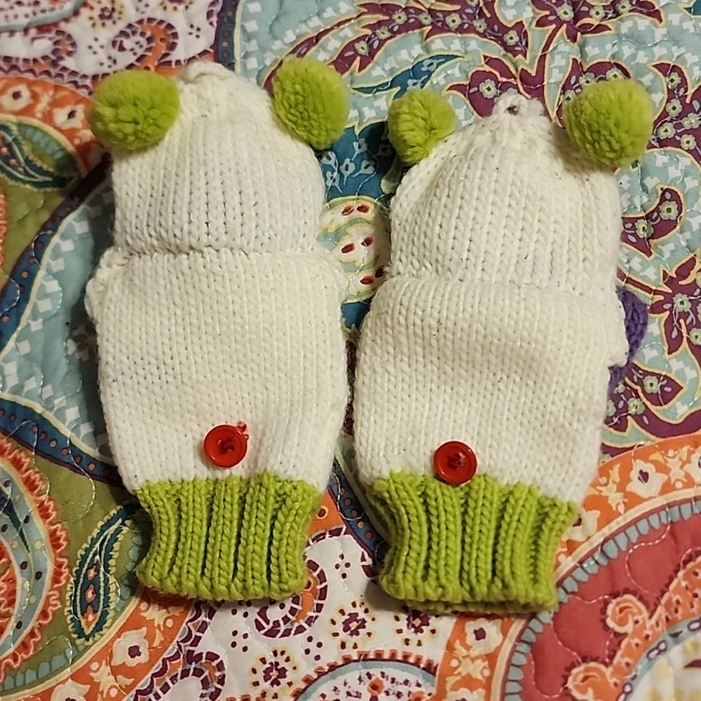 Claire's PANDA Mittens/Gloves